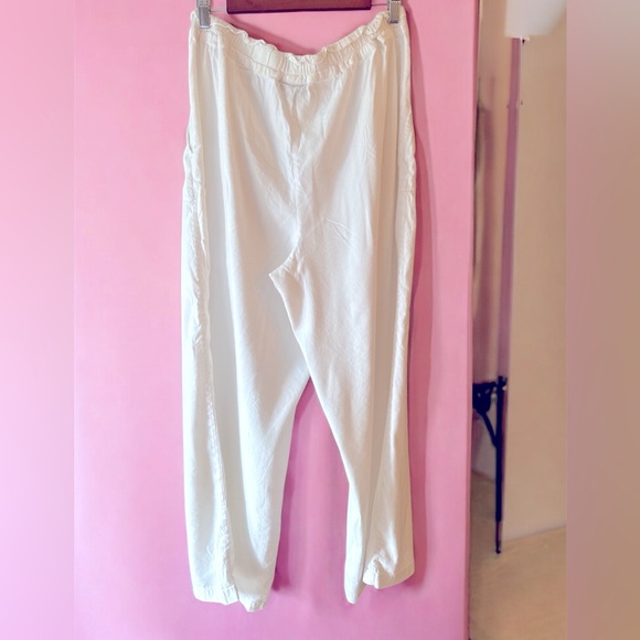 I.N.C. International Concepts
Women's White Linen Paperbag-Waist Pants, Size XL - Picture 4 of 7